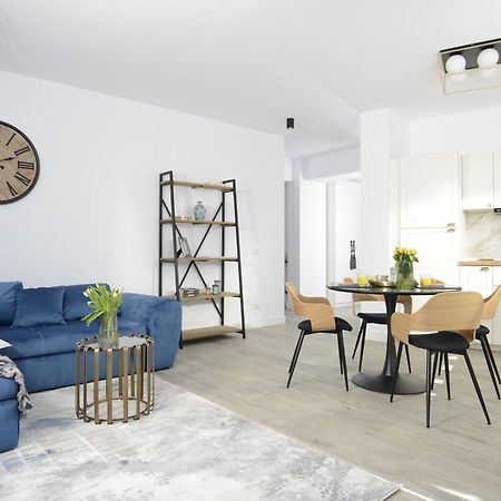 The Clock Apartment Voluntari Екстериор снимка