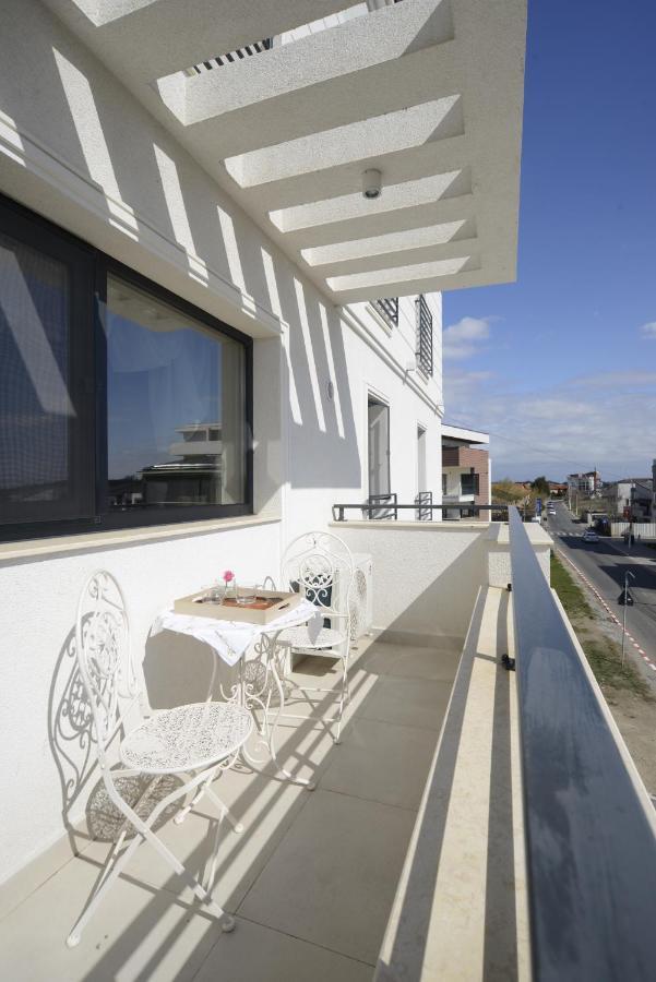 The Clock Apartment Voluntari Екстериор снимка