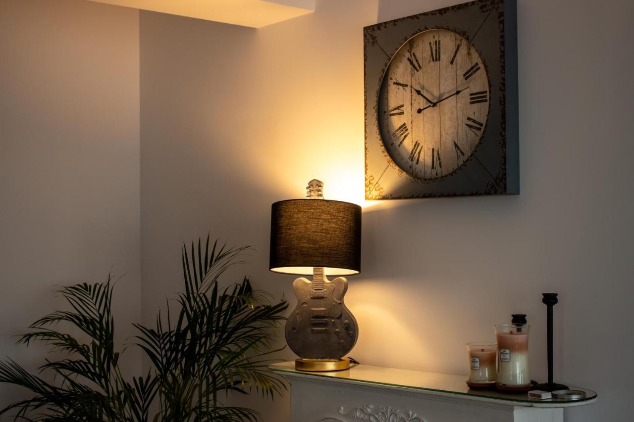 The Clock Apartment Voluntari Екстериор снимка