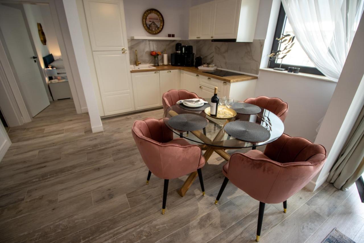 The Clock Apartment Voluntari Екстериор снимка